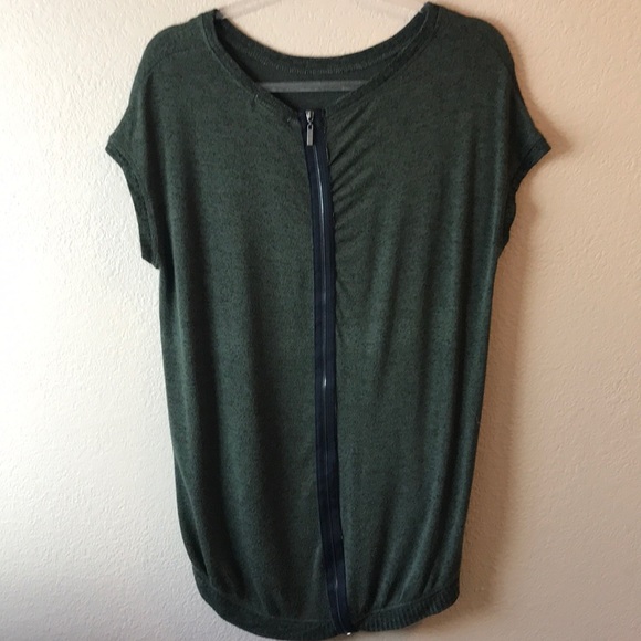 Top - Picture 2 of 5